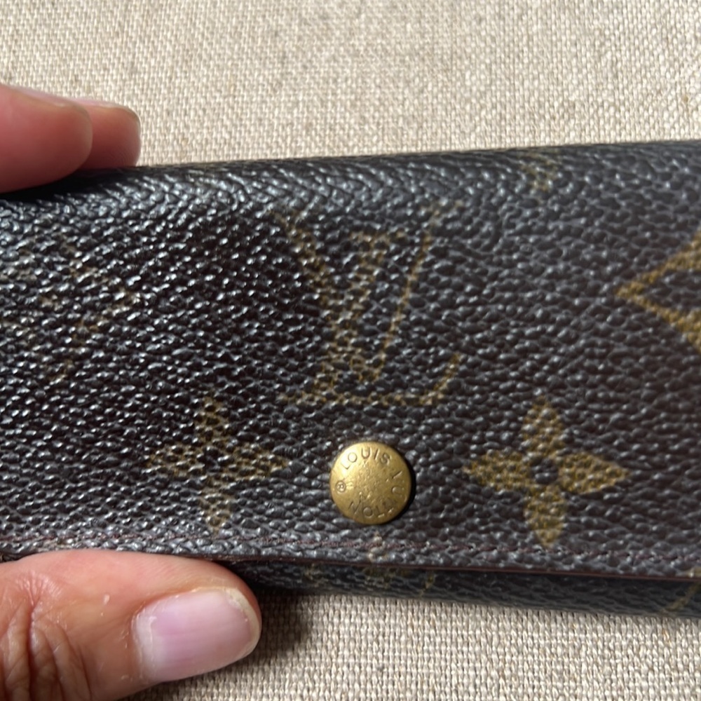 Louis Vuitton Monogram 4 Key Case Wallet - Picture 7 of 13